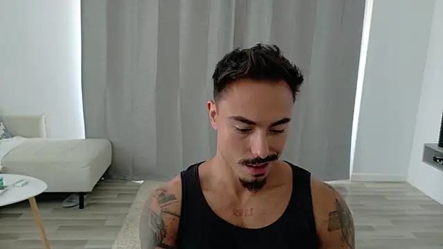 Snapshot of Master_Lukas chatting on 07-12-26, 10:39 Master Lukas online show from 07-12-26, 10:39