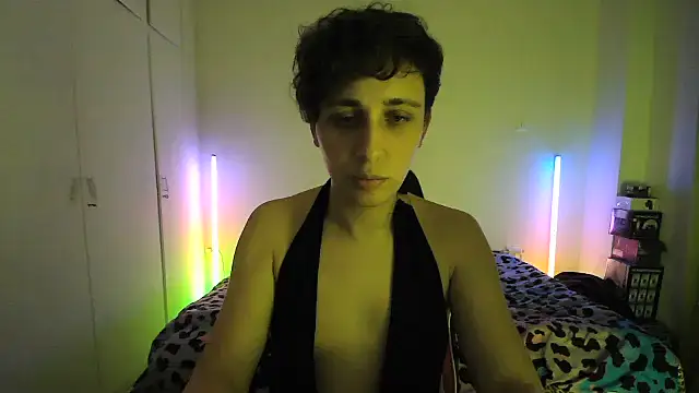 HoneyValentine online show from 05-20-26, 06:58