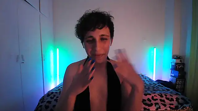 HoneyValentine online show from 05-23-26, 06:45