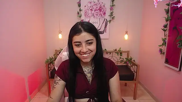 Snapshot of Adri_gomez_x chatting on 07-02-26, 12:11 Adri gomez x online show from 07-02-26, 12:11
