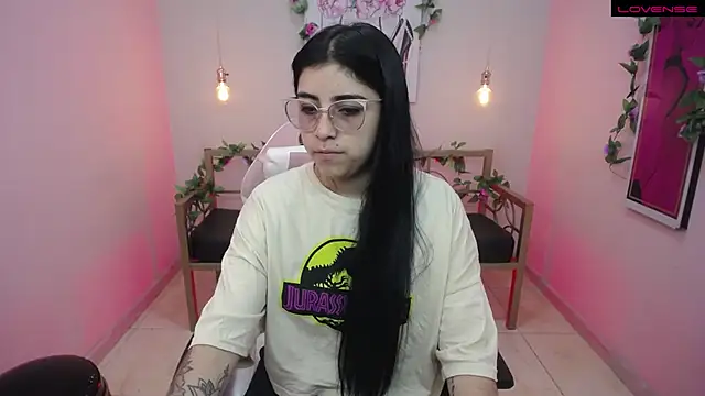 Snapshot of Adri_gomez_x chatting on 07-06-26, 12:02 Adri gomez x online show from 07-06-26, 12:02