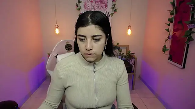 Snapshot of Adri_gomez_x chatting on 07-15-26, 11:48 Adri gomez x online show from 07-15-26, 11:48