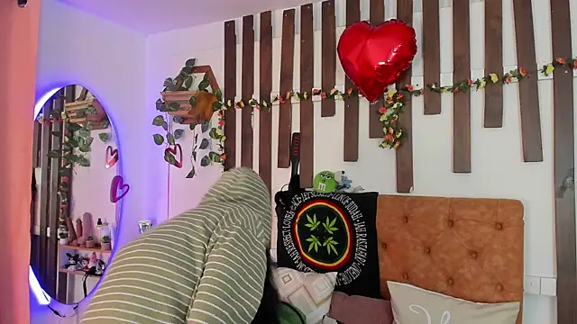 MeowMota  online show from 05-12-26, 06:05