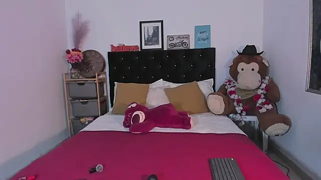 zoe siren online show from 07-15-26, 03:01