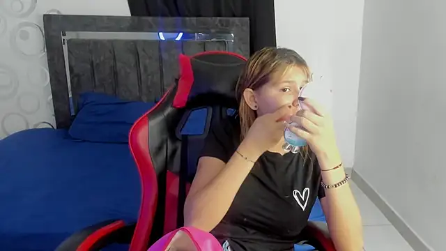 Bella Blanca online show from 02-25-26, 12:15