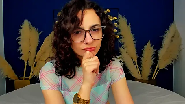 Snapshot of RIANA_SI chatting on 03-28-26, 04:50 RIANA SI online show from 03-28-26, 04:50