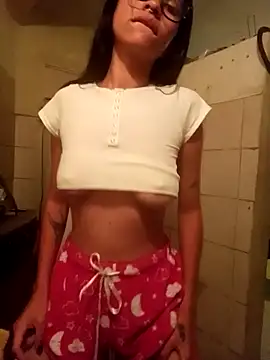 Snapshot of Chiquitoperopeligroso4 chatting on 03-15-26, 05:24 Chiquitoperopeligroso4 online show from 03-15-26, 05:24