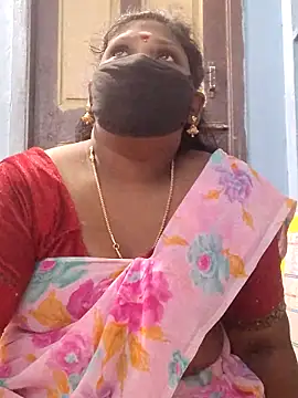 Snapshot of divyasree1431 chatting on 02-06-26, 05:45 divyasree1431 online show from 02-06-26, 05:45