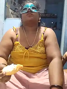 Snapshot of divyasree1431 chatting on 02-07-26, 06:00 divyasree1431 online show from 02-07-26, 06:00