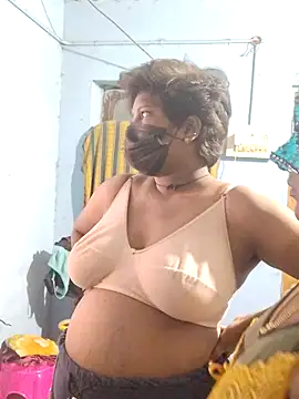 Snapshot of divyasree1431 chatting on 02-11-26, 07:30 divyasree1431 online show from 02-11-26, 07:30