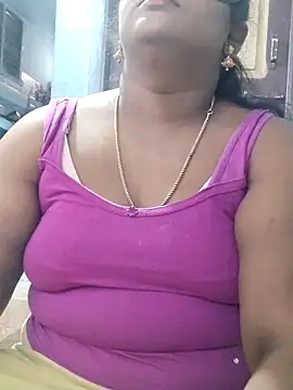 Snapshot of divyasree1431 chatting on 02-18-26, 04:19 divyasree1431 online show from 02-18-26, 04:19