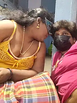 Snapshot of divyasree1431 chatting on 02-22-26, 04:49 divyasree1431 online show from 02-22-26, 04:49