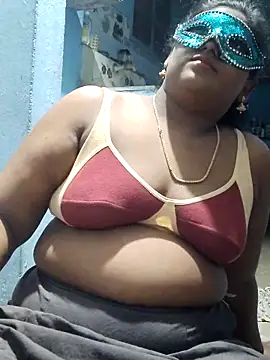 Snapshot of divyasree1431 chatting on 02-24-26, 05:22 divyasree1431 online show from 02-24-26, 05:22