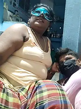 Snapshot of divyasree1431 chatting on 03-08-26, 06:01 divyasree1431 online show from 03-08-26, 06:01