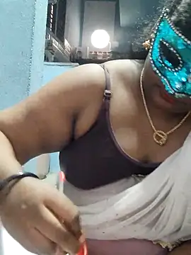 Snapshot of divyasree1431 chatting on 03-09-26, 06:06 divyasree1431 online show from 03-09-26, 06:06