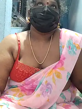 Snapshot of divyasree1431 chatting on 03-12-26, 06:08 divyasree1431 online show from 03-12-26, 06:08