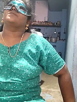 Snapshot of divyasree1431 chatting on 04-12-26, 01:05 divyasree1431 online show from 04-12-26, 01:05