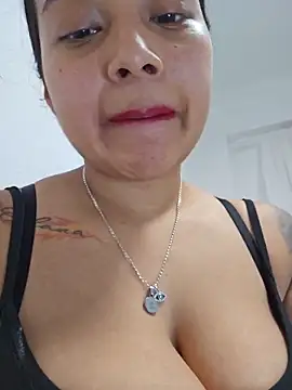 Snapshot of Angelmoon04 chatting on 06-16-26, 04:59 Angelmoon04 online show from 06-16-26, 04:59