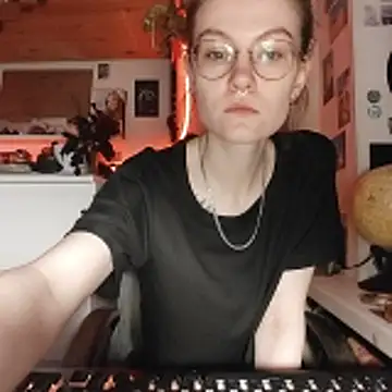 Shy Bamby online show from 04-05-26, 05:32