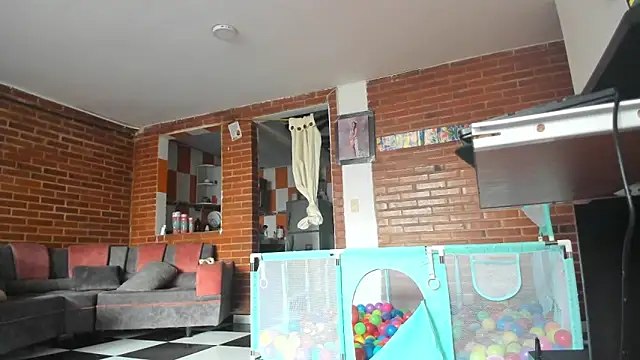 Snapshot of Lia_rouse04 chatting on 04-19-26, 12:59 Lia rouse04 online show from 04-19-26, 12:59