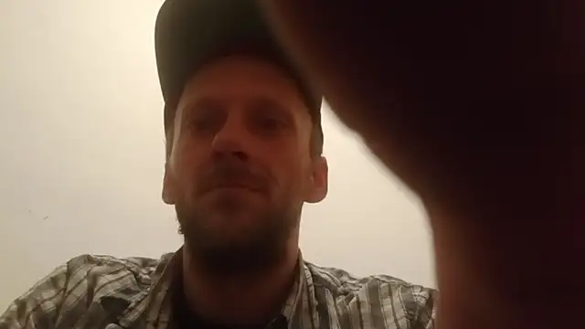 Snapshot of YeahDaynight2 chatting on 01-10-26, 03:52 YeahDaynight2 online show from 01-10-26, 03:52