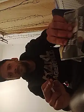 Snapshot of YeahDaynight2 chatting on 01-13-26, 03:17 YeahDaynight2 online show from 01-13-26, 03:17