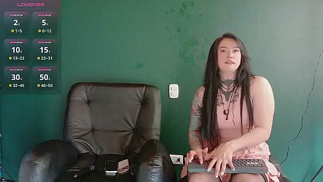 sarahe9769 online show from 03-29-26, 07:25