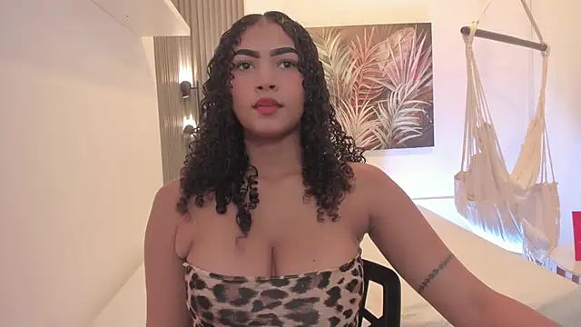 ailann  online show from 02-12-26, 07:53