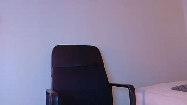 Snapshot of Dulcesexy__ chatting on 06-26-26, 12:04 Dulcesexy online show from 06-26-26, 12:04