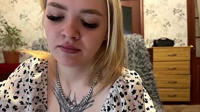 Snapshot of MichaelaStruckhoff chatting on 02-04-26, 05:13 MichaelaStruckhoff online show from 02-04-26, 05:13