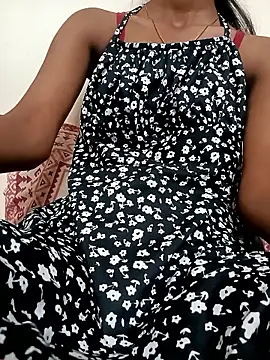 Cute Riyaa22 online show from 03-13-26, 10:33