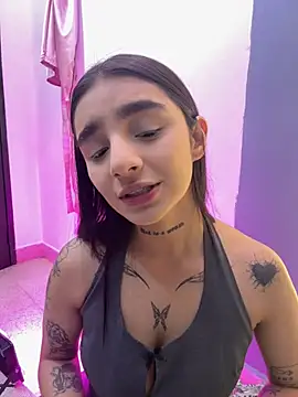 Snapshot of Abriil_cutee chatting on 06-01-26, 02:19 Abriil cutee online show from 06-01-26, 02:19