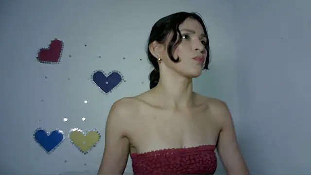 Snapshot of Mia_Suarez7 chatting on 05-29-26, 01:47 Mia Suarez7 online show from 05-29-26, 01:47