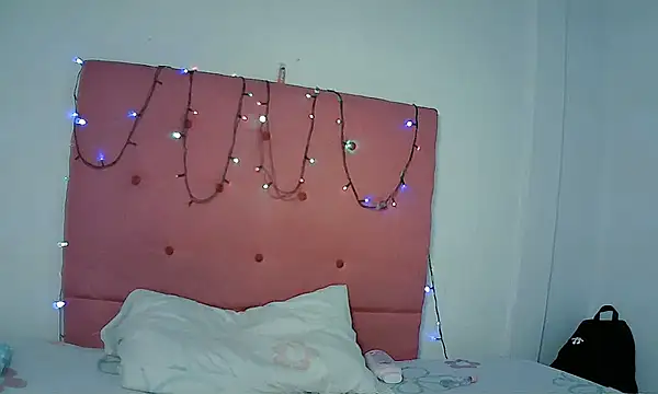 Snapshot of Mia_Suarez7 chatting on 07-11-26, 10:22 Mia Suarez7 online show from 07-11-26, 10:22