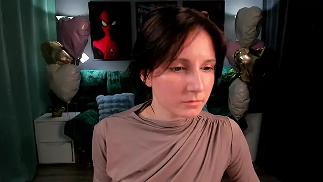 Snapshot of KikaOsterman chatting on 03-04-26, 12:11 KikaOsterman online show from 03-04-26, 12:11