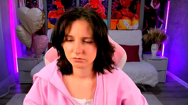 Snapshot of KikaOsterman chatting on 03-06-26, 12:12 KikaOsterman online show from 03-06-26, 12:12