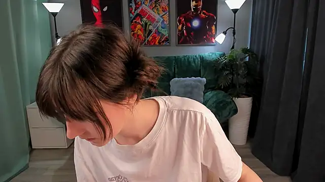 Snapshot of KikaOsterman chatting on 04-13-26, 02:11 KikaOsterman online show from 04-13-26, 02:11