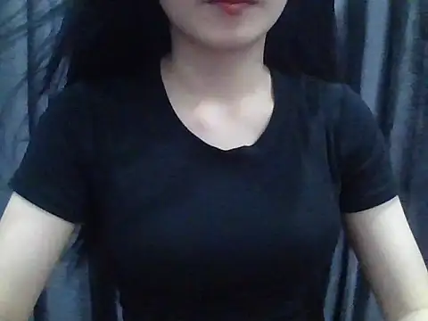 Snapshot of berry_alma06 chatting on 07-15-26, 02:33 berry alma06 online show from 07-15-26, 02:33