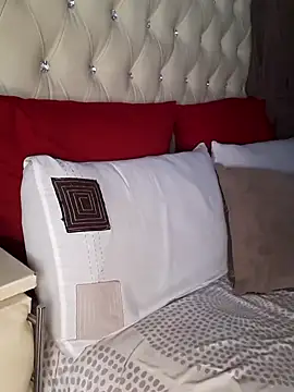 Snapshot of bigboobylicious chatting on 04-06-26, 12:06 bigboobylicious online show from 04-06-26, 12:06