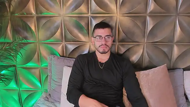 Snapshot of Jay_Grip chatting on 03-10-26, 01:05 Jay Grip online show from 03-10-26, 01:05