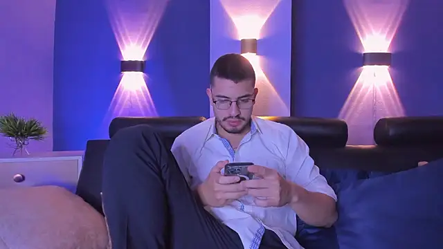 Snapshot of Jay_Grip chatting on 03-11-26, 07:53 Jay Grip online show from 03-11-26, 07:53