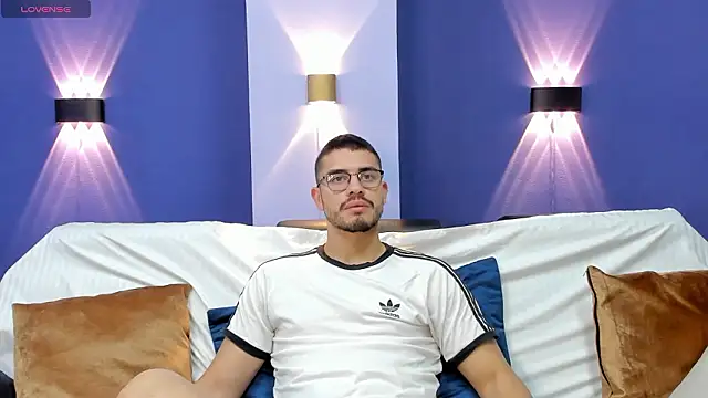 Snapshot of Jay_Grip chatting on 03-12-26, 01:06 Jay Grip online show from 03-12-26, 01:06