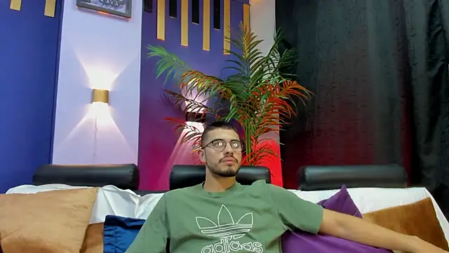 Snapshot of Jay_Grip chatting on 03-13-26, 07:42 Jay Grip online show from 03-13-26, 07:42