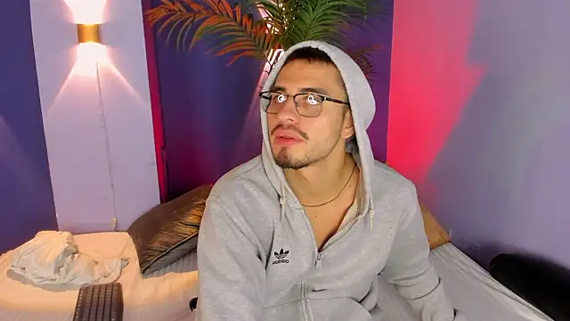 Snapshot of Jay_Grip chatting on 03-20-26, 06:13 Jay Grip online show from 03-20-26, 06:13