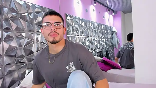 Snapshot of Jay_Grip chatting on 03-25-26, 06:14 Jay Grip online show from 03-25-26, 06:14