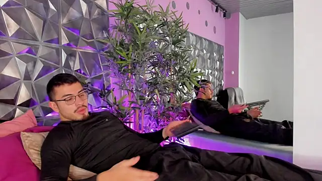 Snapshot of Jay_Grip chatting on 03-26-26, 04:23 Jay Grip online show from 03-26-26, 04:23