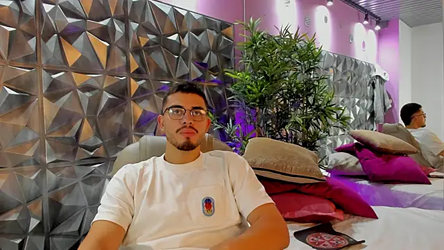 Snapshot of Jay_Grip chatting on 03-27-26, 07:24 Jay Grip online show from 03-27-26, 07:24