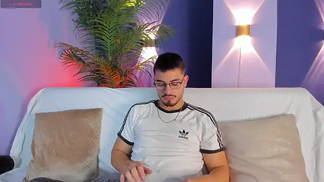 Snapshot of Jay_Grip chatting on 04-01-26, 06:49 Jay Grip online show from 04-01-26, 06:49