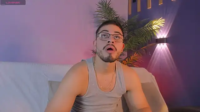 Snapshot of Jay_Grip chatting on 04-07-26, 07:36 Jay Grip online show from 04-07-26, 07:36