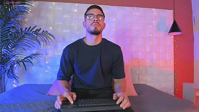 Snapshot of Jay_Grip chatting on 04-15-26, 07:43 Jay Grip online show from 04-15-26, 07:43